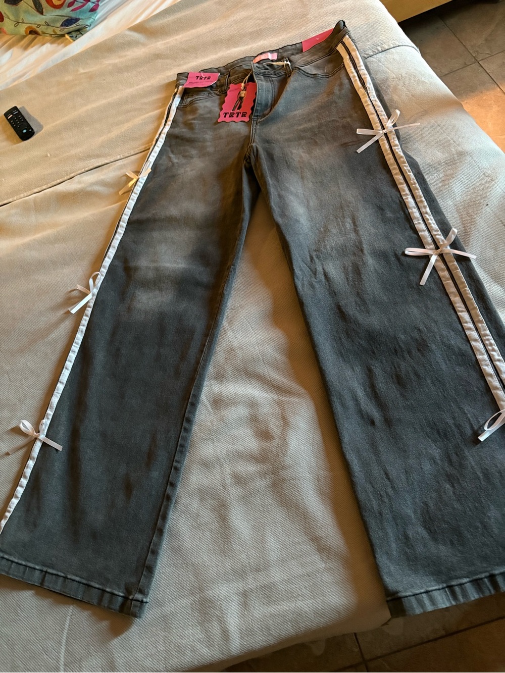 TRTR Gray Wide-Leg Jeans with White Side Bows